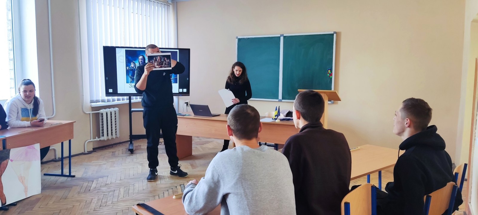 Інтелектуально- розважальна гра  "Хто зверху?" - Фото №7