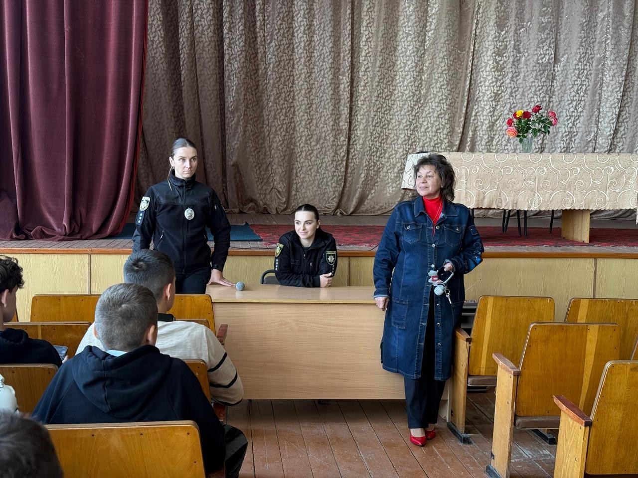 Виховуємо свідому і відповідальну молодь! - Фото №1 Виховуємо свідому і відповідальну молодь! - Фото №1