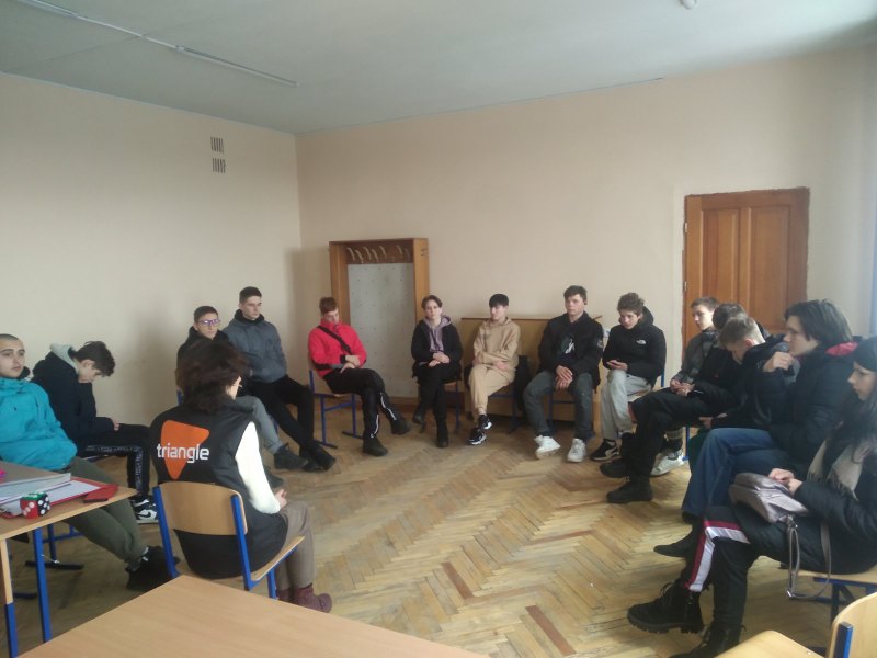 Віддай людині крихітку себе...