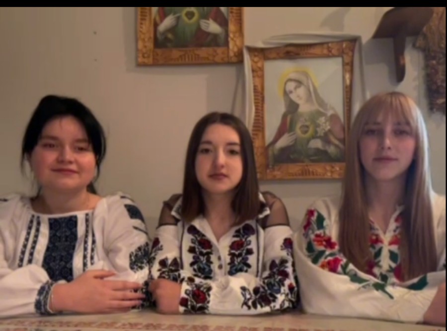 Вона - просто мама! Вона  - українка!