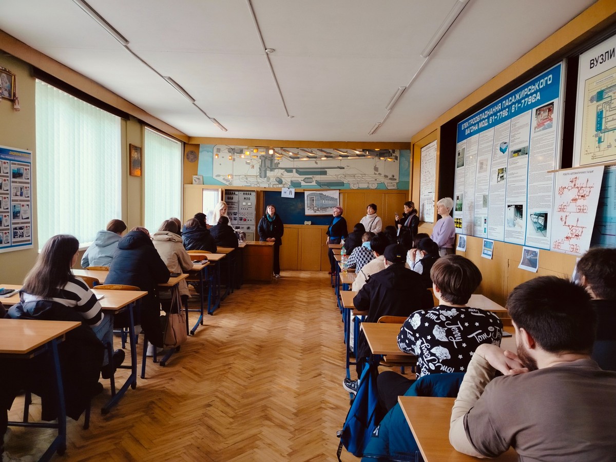 Зустріч з роботодавцями - конструктивний діалог, обмін досвідом і знаннями! Зустріч з роботодавцями - конструктивний діалог, обмін досвідом і знаннями!