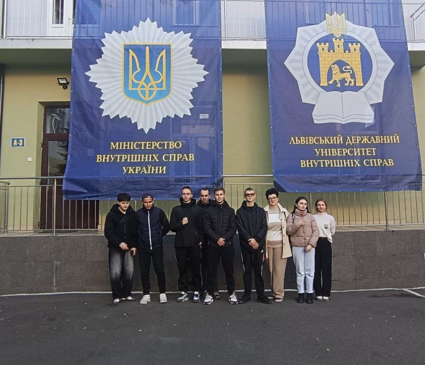 Служити Закону і Україні - це почесно! 👮♂️ Служити Закону і Україні - це почесно! 👮♂️